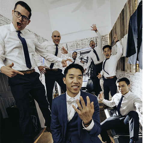 funny groomsmen before wedding